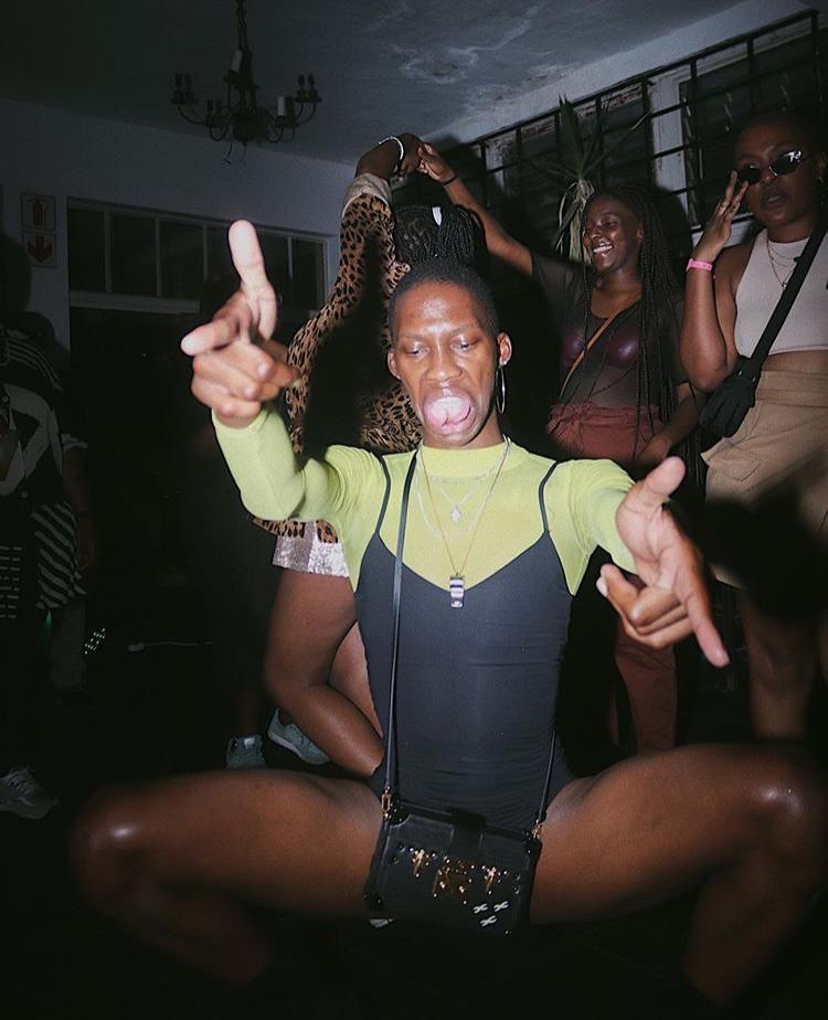 16e4b798-5ed5-42db-82a6-6037efb88250-1